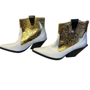NWOT Zara white and gold boots size 41
